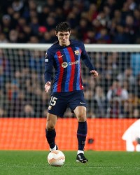 记者：克里斯滕森相信自己能成为巴萨的主力中后卫，与库巴西搭档