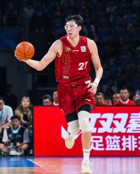 Baccarat-周琦在防守端的作用无人可敌 范子铭的能力、状态与周琦相差较大