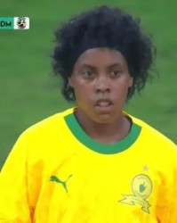 模拟器-马梅洛迪日落女足球员走红网络，长相酷似罗纳尔迪尼奥