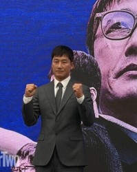 玩法-“韩国穆里尼奥”李正孝执教K2水原三星：我愿把苹果手机换成三星